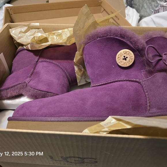 LG Women's Vibrant Purple Winter Boots - Picture 1 of 3